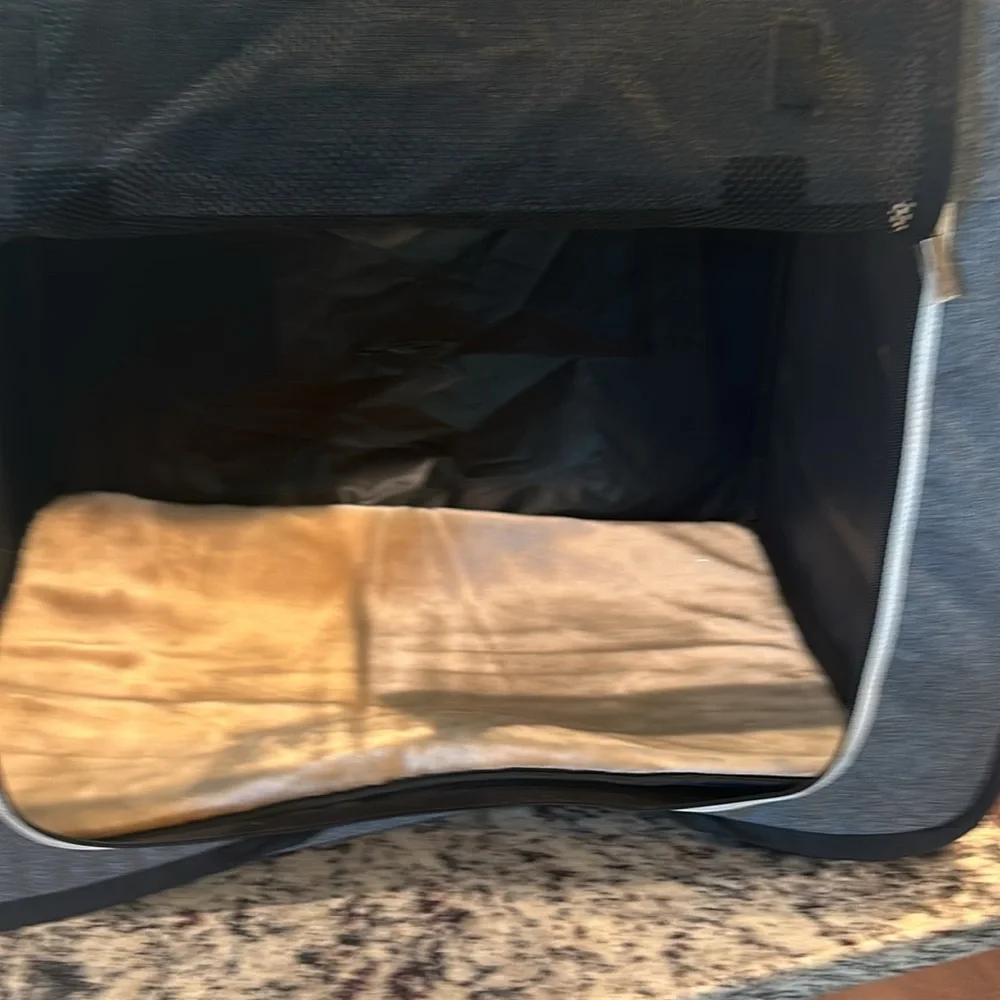 New Never been used Petsfit collapsable dog kennel